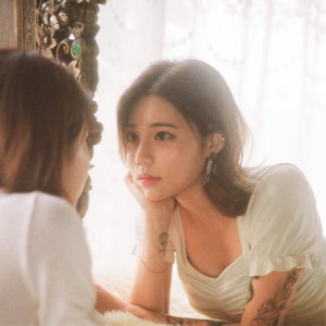 Listen to Feelin'in heaven (Inst.) song with lyrics from Sooin