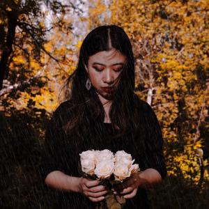 收聽唯又斐 Raylee Forest的Grown Apart歌詞歌曲