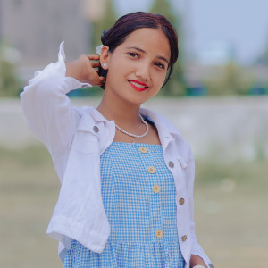 Listen to Photo Ke Kiss Karela song with lyrics from Manoj Sahri