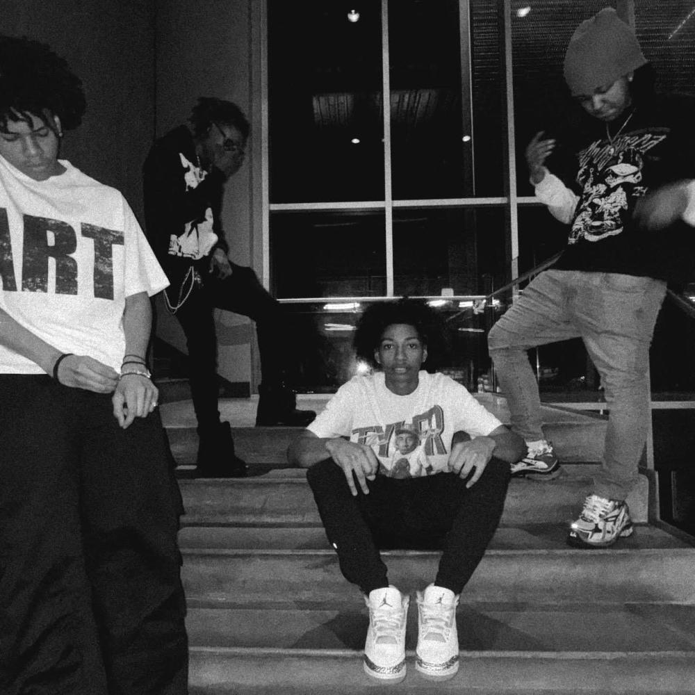 17 (feat. Chappel, Li Prince, Jayvee, Jeezo & 96THELA) (Explicit)