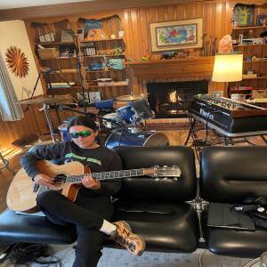 default playlist img