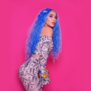 Listen to СЕРЫЙ ВОЛК song with lyrics from Миа Бойка