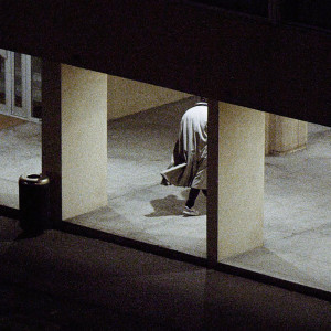 Dengarkan lagu 90,5603 nyanyian Hubert dengan lirik