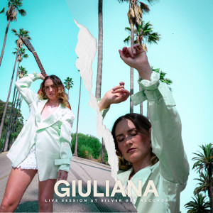 Listen to Si Quieres Insistir (Acoustic) song with lyrics from Giuliana