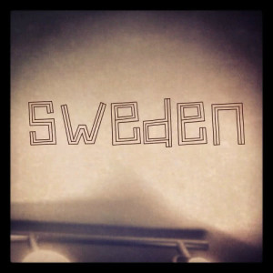 收聽Black Fox的Sweden歌詞歌曲