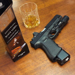 收听Dj Menor Blade的MTG - MEGA SANGRENTA DE BH (Explicit)歌词歌曲