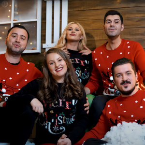 Album Crăciunul Iară Ne Adună from 