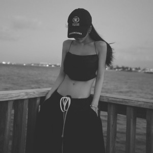 收听海南DJ茂的英雄 (Dj伴奏版)歌词歌曲