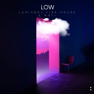 ดาวน์โหลดและฟังเพลง Low (Explicit) พร้อมเนื้อเพลงจาก DJ Fire House