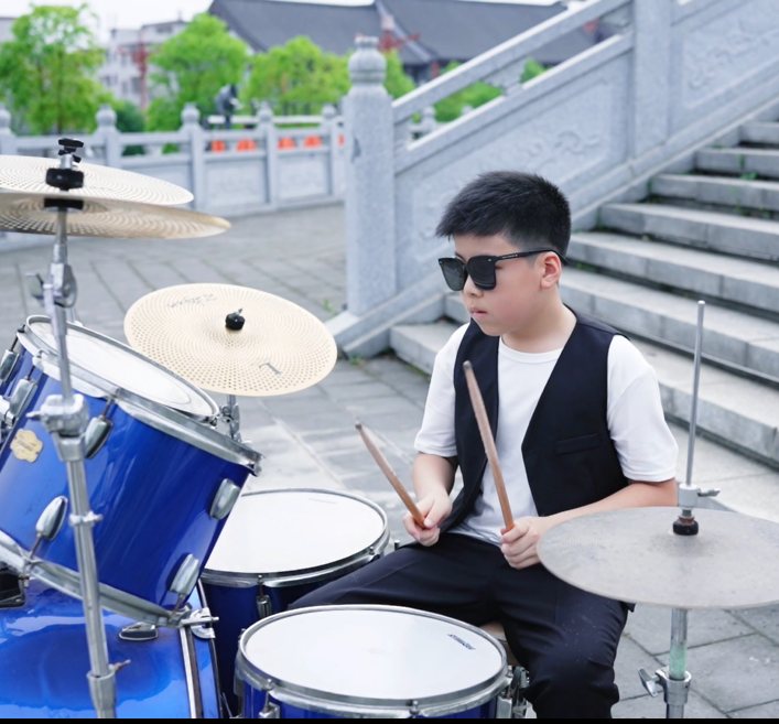 吴奕行