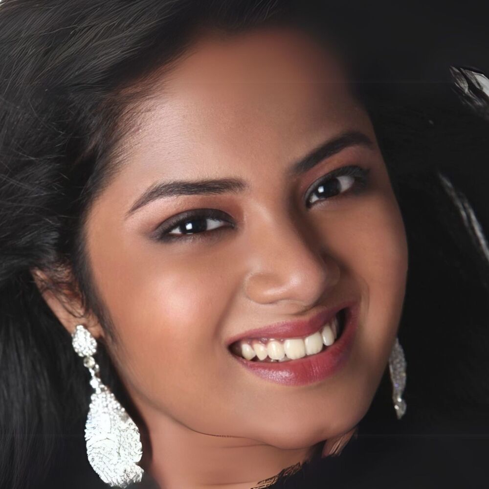 Sabuj Paahar Daake