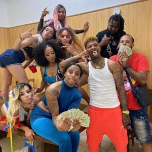 ดาวน์โหลดและฟังเพลง Skurr (feat. Sasha Go Hard) (Explicit) พร้อมเนื้อเพลงจาก FatBoyGoth