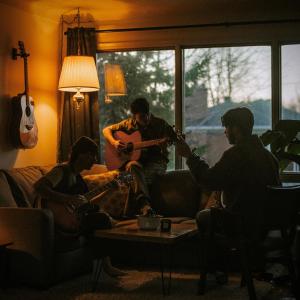 收聽School House的Lost in You (Acoustic)歌詞歌曲