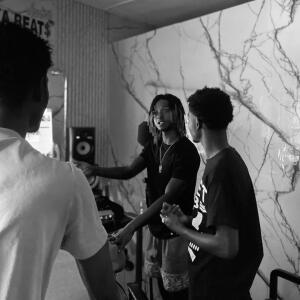 default playlist img