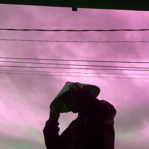 ดาวน์โหลดและฟังเพลง Bonnie & Clyde พร้อมเนื้อเพลงจาก Gio Neid