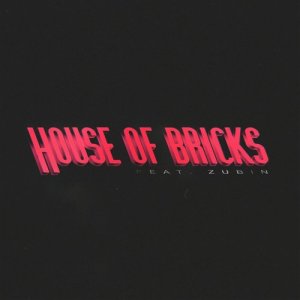 收听Darcy Baylis的House of Bricks歌词歌曲