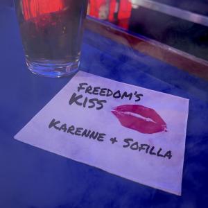 收聽Karenne的Freedom's Kiss (Explicit)歌詞歌曲