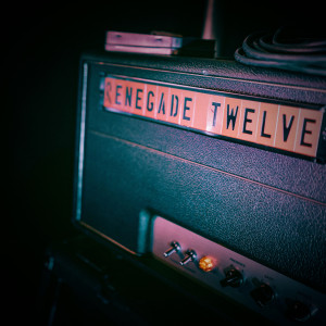 收听Renegade Twelve的Fortunate Son歌词歌曲
