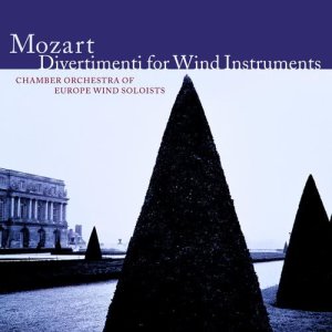 Wind Soloists Of The Chamber Orchestra Of Europe的專輯Mozart : Divertimenti for Wind Instruments