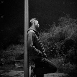 收聽Ádrikk的At The Stars (Radio Edit)歌詞歌曲