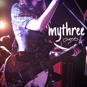 Album mythree oleh Rocca