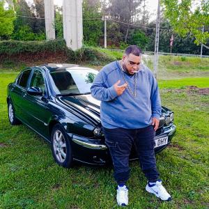 收聽J Montoya的Mucho Flow (Te Bote J Montoya Versión)歌詞歌曲