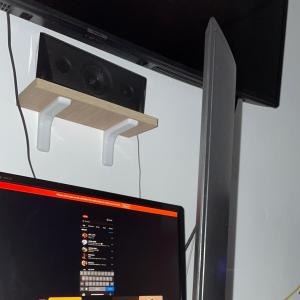 Dengarkan E DE LA BANI (feat. RAVA, Aerozen & Dany Coca) (Explicit) lagu dari nomoneyless dengan lirik