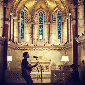 收听Allman Brown的Moonlight (Live Session at Fitzrovia Chapel)歌词歌曲