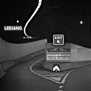 收聽LEESANG的Door歌詞歌曲