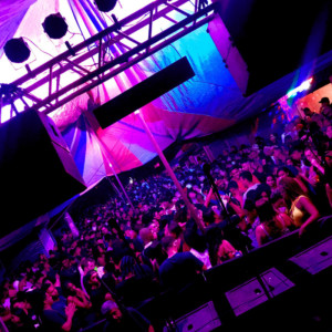 Listen to MTG - Ela Vai Trepando, Trepando (Explicit) song with lyrics from DJ Thiago du PDM