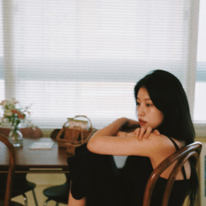 Listen to 그럼에도 song with lyrics from 틴 (TIN)