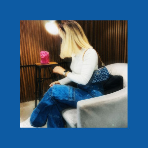 收聽LFlx18的Blonde Hair歌詞歌曲