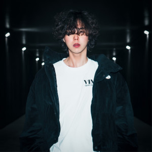 Listen to 4SELFIE (Explicit) song with lyrics from views in i (뷰즈인아이)