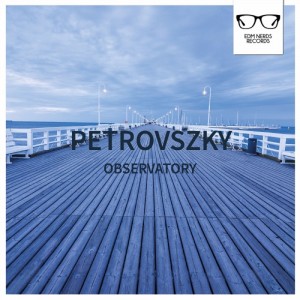 ดาวน์โหลดและฟังเพลง Upper Realm (Original Mix) พร้อมเนื้อเพลงจาก Petrovszky