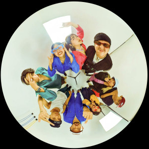 Dengarkan Throw It All (Explicit) lagu dari The Couch Club dengan lirik