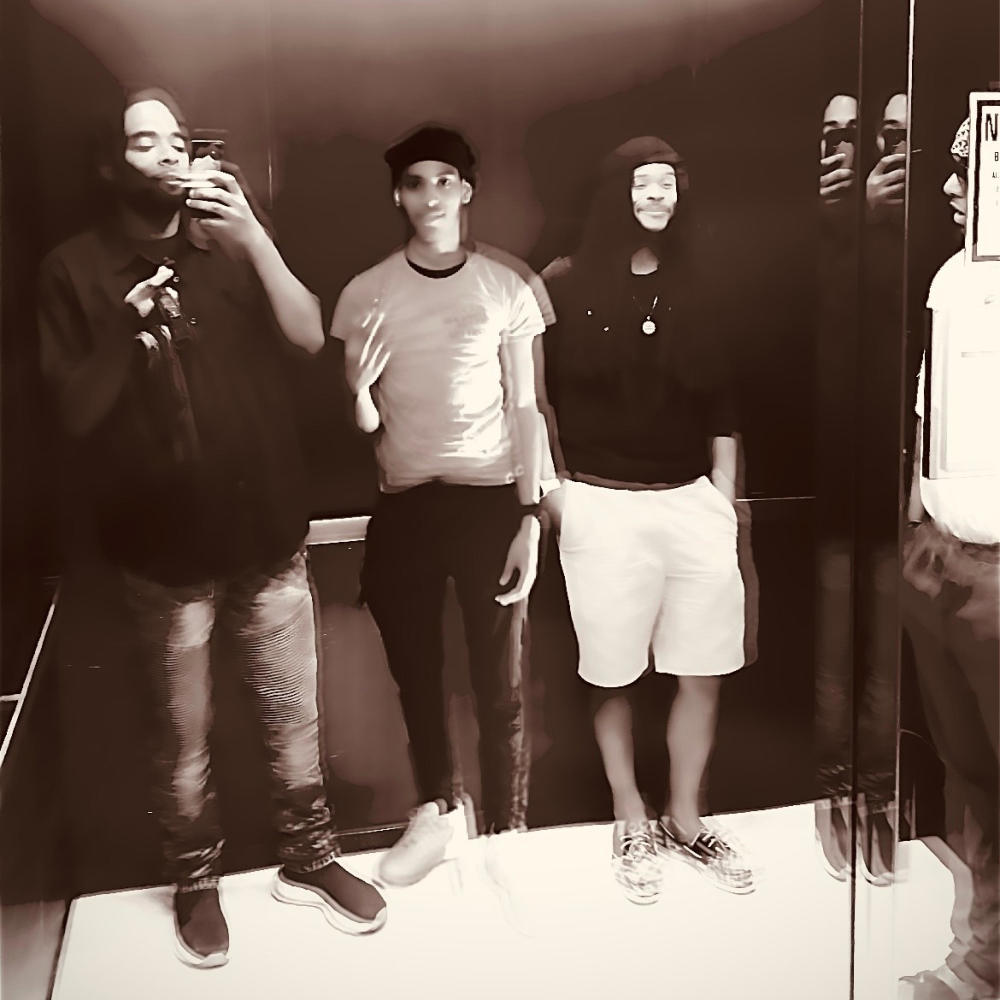 They be Buggin' (feat. JCBREEZY) (Explicit)