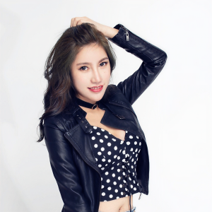 肖茜 ดาวน์โหลดและฟังเพลงฮิตจาก 肖茜