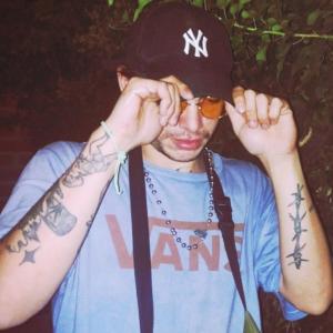 收聽Pitti Glock的Trayectoria (Explicit)歌詞歌曲