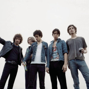 ดาวน์โหลดและฟังเพลง Is This It (Home Recording) พร้อมเนื้อเพลงจาก The Strokes