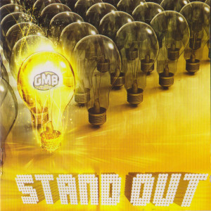 Dengarkan Shout! lagu dari Giving My Best dengan lirik