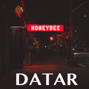 ดาวน์โหลดและฟังเพลง Honey Bee พร้อมเนื้อเพลงจาก Datar