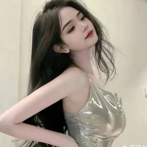 Dengarkan lagu 何时才与哥同行 (伴奏) nyanyian 落曦 dengan lirik
