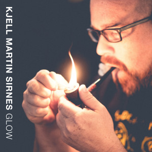 ดาวน์โหลดและฟังเพลง Glow พร้อมเนื้อเพลงจาก Kjell Martin Sirnes