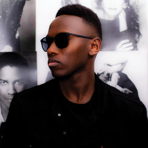 Listen to Una Vida Que Amamos song with lyrics from Brian Nhira