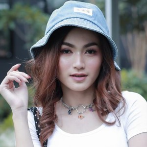 收聽Bong Sanpaipor的ถืกใจค่อยไปต่อ歌詞歌曲