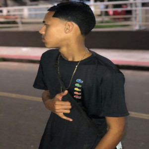 Listen to 2 MINUTINHOS DE VOZES NEUROTICAS PART1 (Explicit) song with lyrics from DJ JUNIN