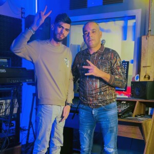 default playlist img