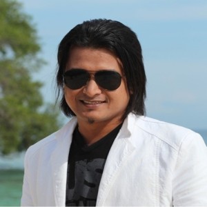 ดาวน์โหลดและฟังเพลง Bungoeng Pade พร้อมเนื้อเพลงจาก Marwan L