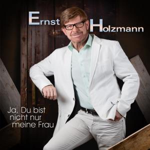 Dengarkan lagu Green Green Grass Of Home nyanyian Ernst Holzmann dengan lirik