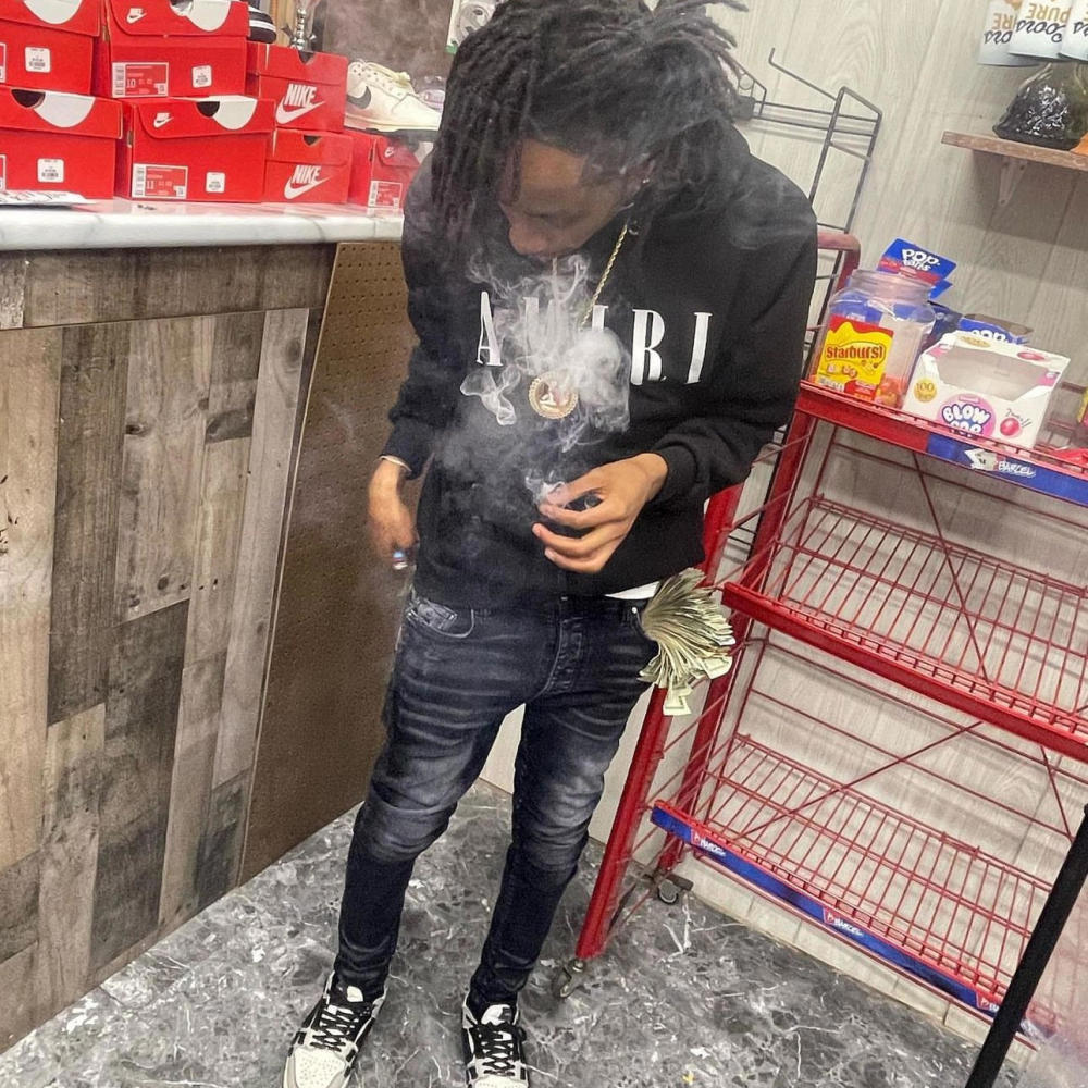 Whole Pint (feat. BabyBlend) (Explicit)